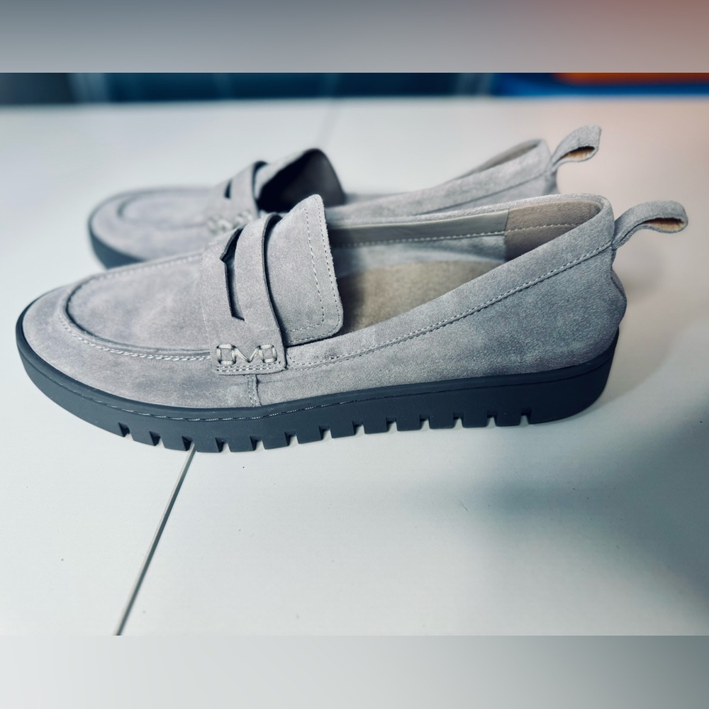 VIONIC UPTOWN LOAFER SUEDE Gray SIZE 9.5 WIDE - NEW